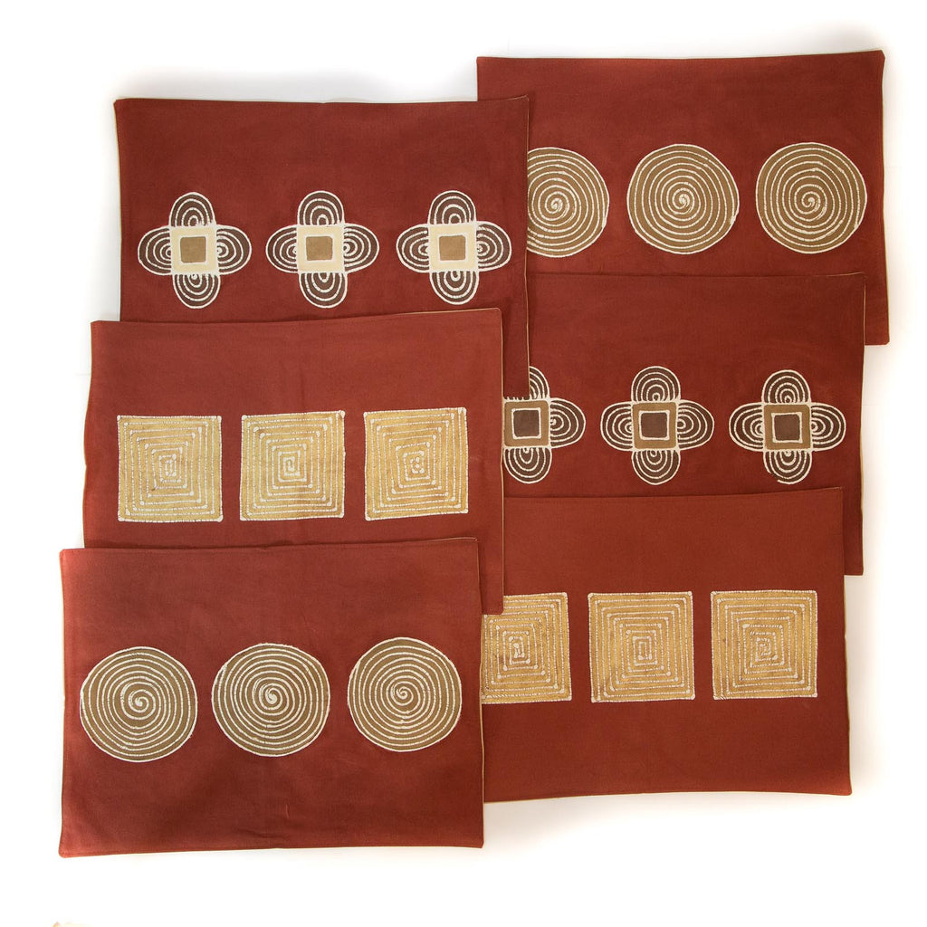 Table mats in geometric designs