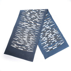 Table runner in organic designs